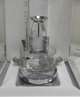 Measurement of the porosity and density by the immersion of the kerdane